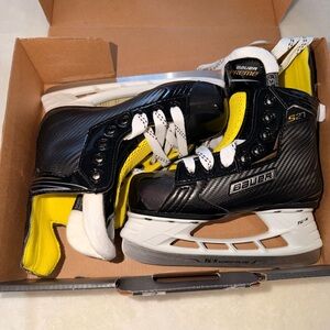 Bauer Supreme S27 Youth Hockey Skates Size YTH 13